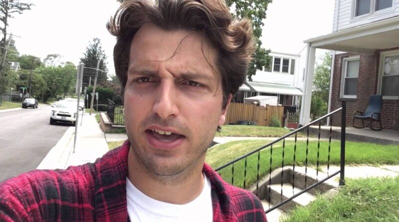 Why Steve Jobs & Mark Zuckerberg Wear The Same Clothes Everyday…